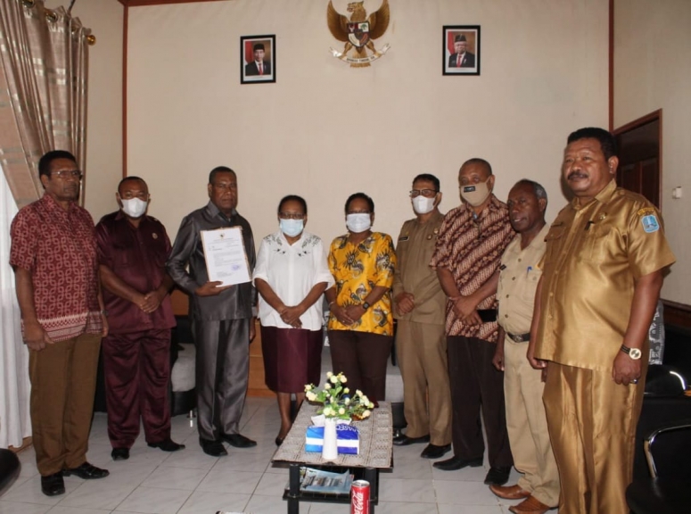 Sah! Ini Dua Nama Cawabup yang Diserahkan ke DPRD Biak. [Foto Humas Pemkab Biak]