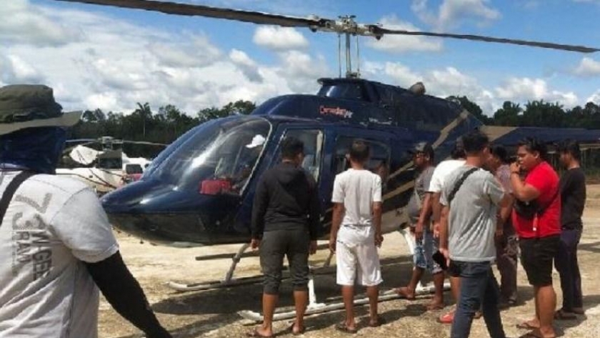 Proses evakuasi pekerja tambang diserang OTK di Kabupaten Pegunungan Bintang, Papua. [Foto: Antara/Polres Pegunungan Bintang]