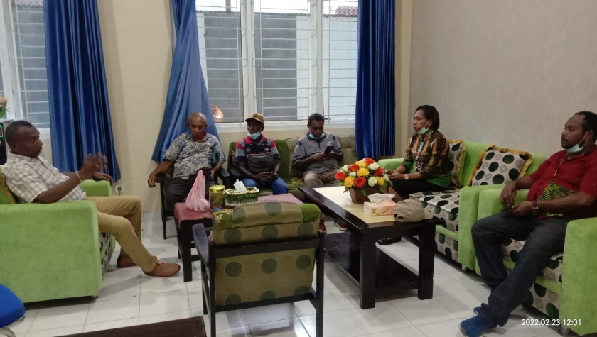 Sikapi Bencana Banjir Idoor, Direktur Perusda Adakan Rapat Kilat. [Foto: MW]