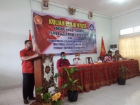 Ketua STIH Manokwari Membuka Pembekalan KKN Bagi 180 Mahasiswa. [Foto: Humas STIH]