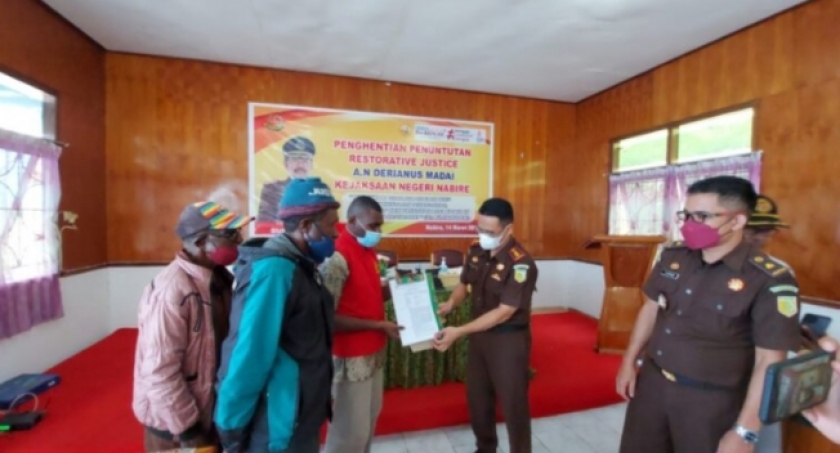 Kejari Nabire Hentikan Tuntutan Terhadap Derianus Madai. [Foto: ist]