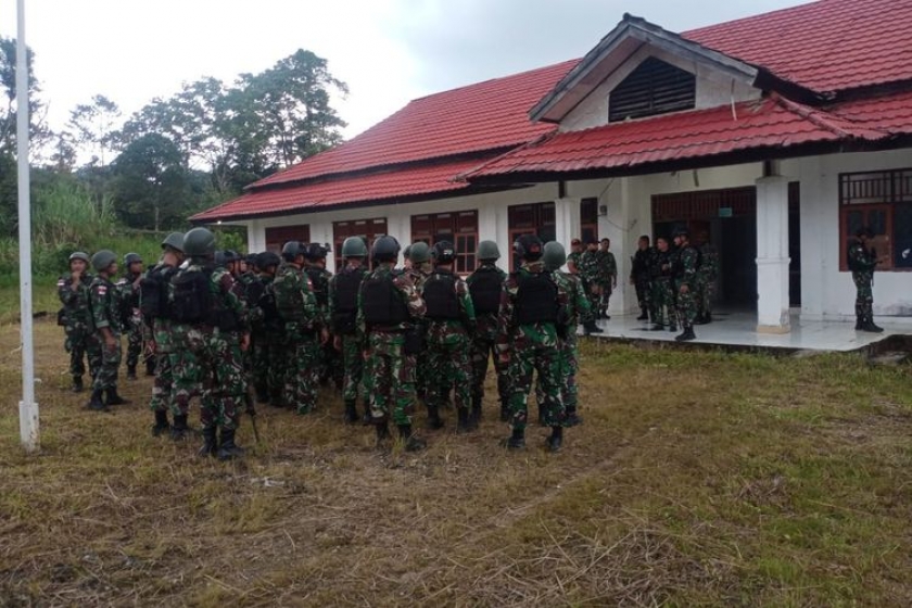 Warga Maybrat Siapkan Tempat Tinggal untuk 100 Personel TNI Tua Sakti. [Foto: Kompas]