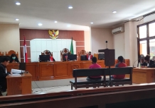 Dua Terdakwa Kasus Korupsi Dana KPU Supiori Jalani Sidang Pembacaan Dakwaan Penuntut Umum Kejari Biak Numfor.