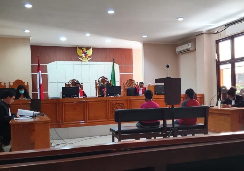 Dua Terdakwa Kasus Korupsi Dana KPU Supiori Jalani Sidang Pembacaan Dakwaan Penuntut Umum Kejari Biak Numfor.