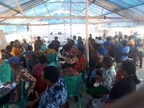 Diskusi per kelompok dalam membahas beberapa agenda penting untuk kawasa Biak saat ini dan ke depannya.