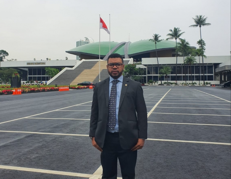 Senator Papua Barat Dr. Filep Wamafma.