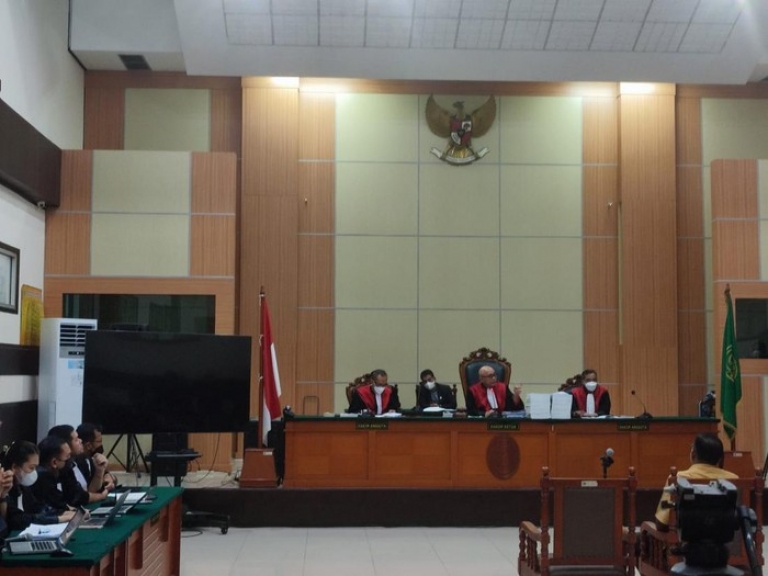 Sidang Haris-Fatia dengan kehadiran saksi Luhut Binsar Pandjaitan. [Foto: ist]