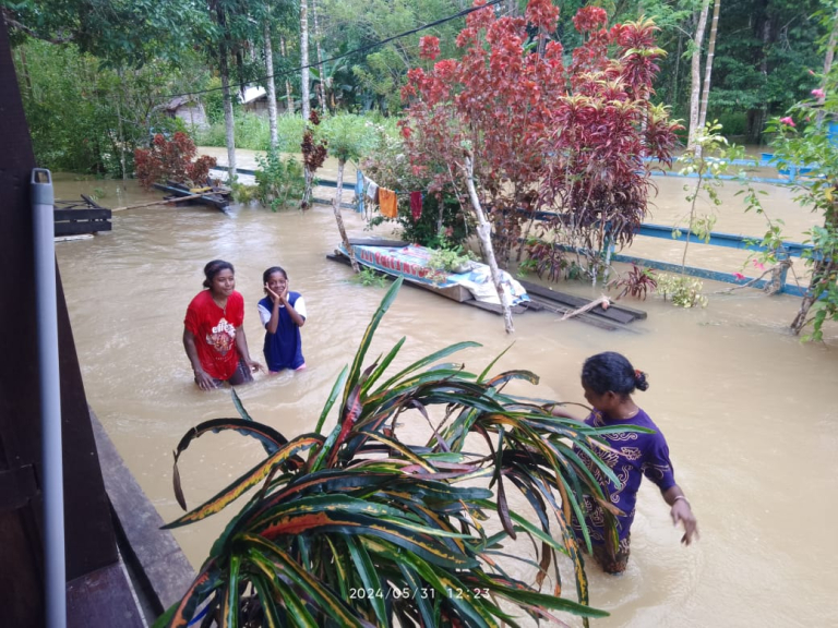 Sungai Obye Kembali Meluap, Banjir Landa Kampung Idoor. [Foto: MW]