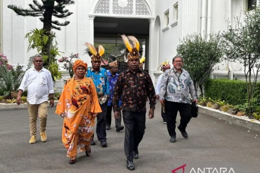 Pertemuan Ketua MRP se-Papua dengan Presiden Jokowi. [Foto: ANTARA/Yashinta Difa]