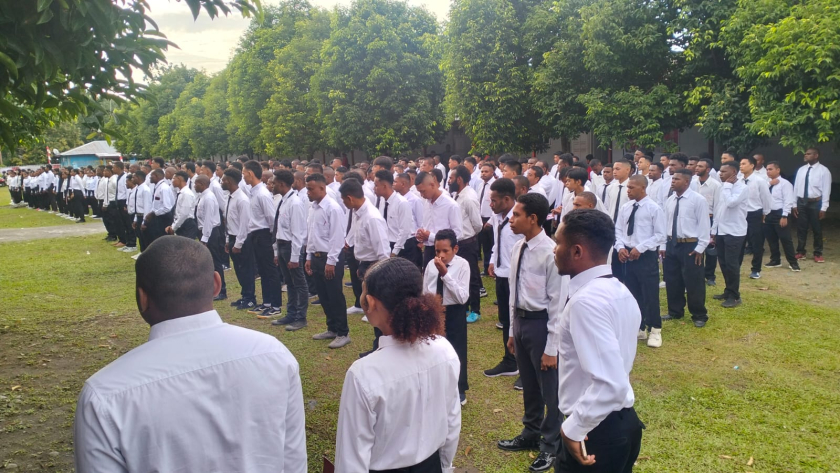 Filep Wamafma Buka Kegiatan PKKMB STIH Manokwari Bagi 545 Camaba.