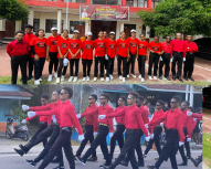 Mahasiswa/i STIH Manokwari turut memeriahkan gerak jalan dalam HUT Pekabaran Injil. [Foto: Dok. STIH]