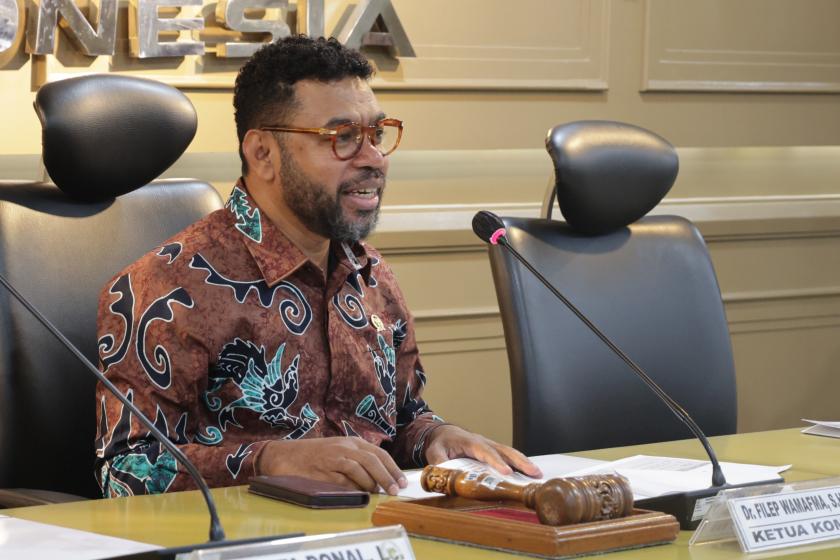 Senator Dr. Filep Wamafma.