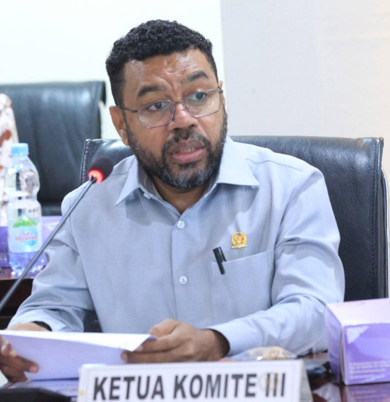 Ketua Komite III DPD RI, Dr. Filep Wamafma, SH, MHum.