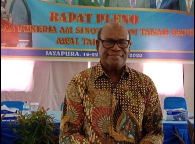 Pdt. Em. Herman Awom,STh ( Foto : Ist)