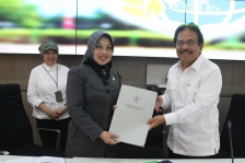 Sylviana Murni bersama Sofyan Djalil di kantor Kementrian ATR/BPN (29/01/2020) (Foto : Humas DPD RI)