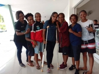 Yudit Sada (tengah). (Foto/ist)